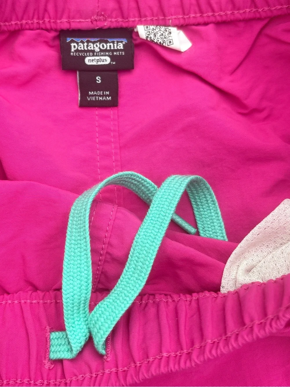 Patagonia Women’s Pink Shorts - Picture 4 of 7